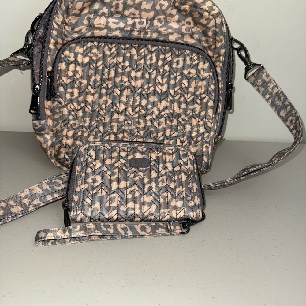 Lug Ranger cross body new without tags